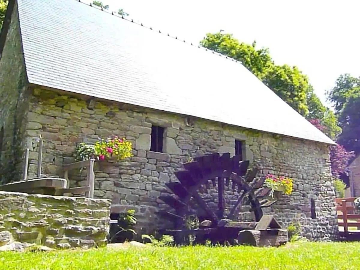 Holiday home Le Moulin De La Touche Minoterie Piscine Villa Plouguenast-Langast